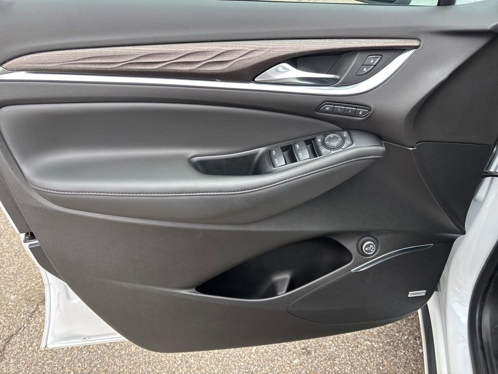Certified 2024 Buick Enclave Avenir w/ Avenir Technology Package image 19