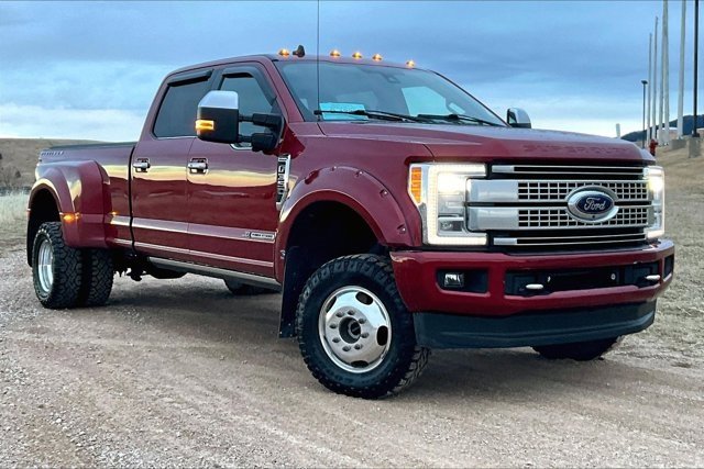 Used 2019 Ford F350 Platinum image 3