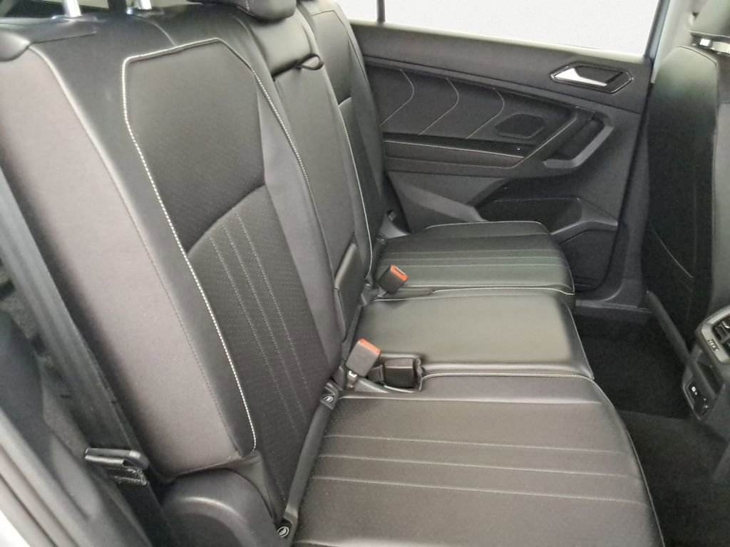 Certified 2022 Volkswagen Tiguan SE image 15