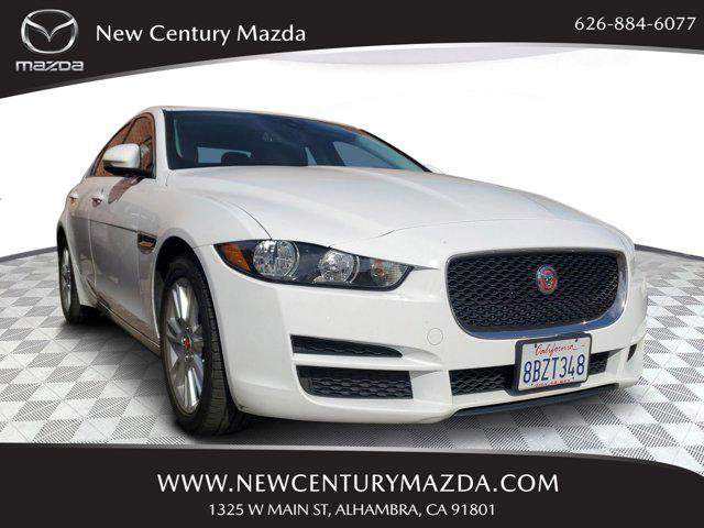 Used 2018 Jaguar XE Premium image 1