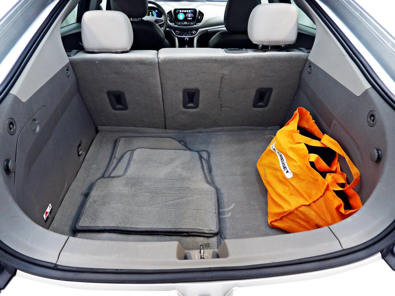 Used 2016 Chevrolet Volt LT w/ Comfort Package FWD image 13