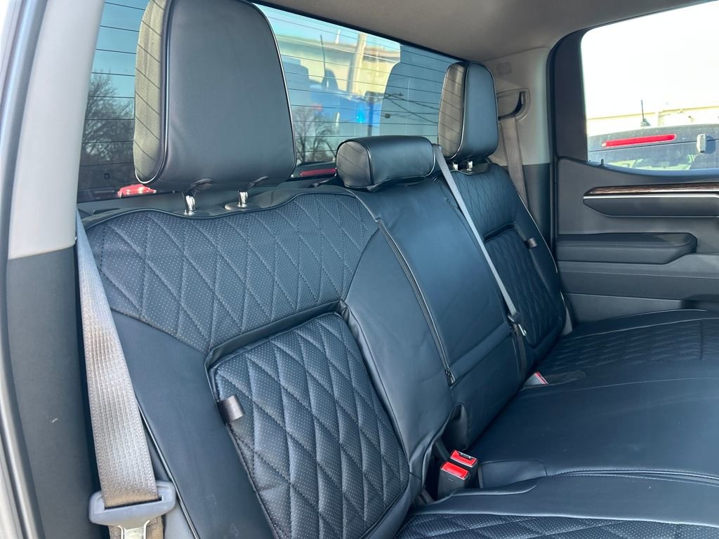 Used 2025 GMC Sierra 1500 Elevation image 31