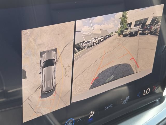 New 2027 Chevrolet Traverse LT w/ Sun and Wheel Package AWD/4WD image 10