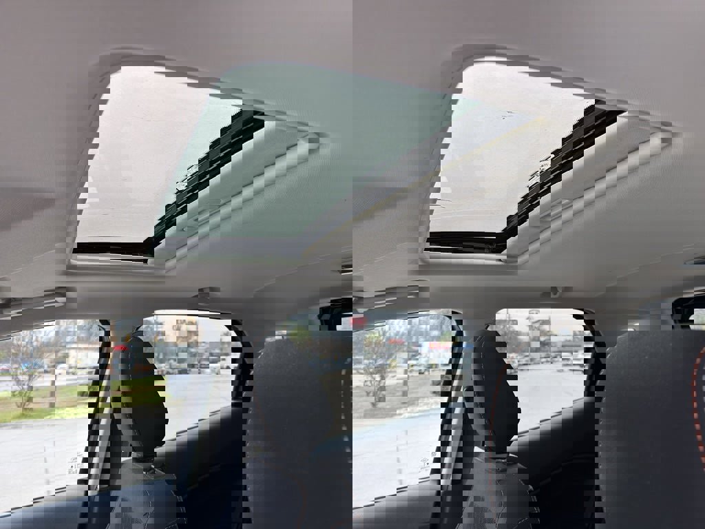 Used 2021 Ford EcoSport SE w/ SE Appearance Package image 14