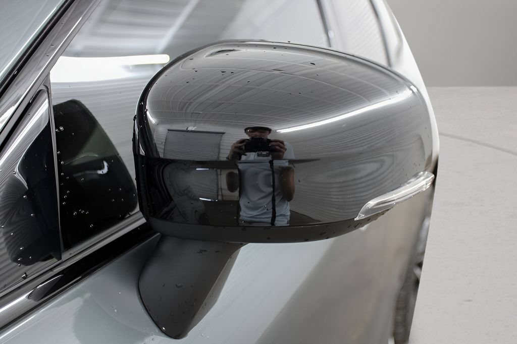 Certified 2026 Volvo XC60 T8 Ultra w/ Protection Package Premier AWD/4WD image 7