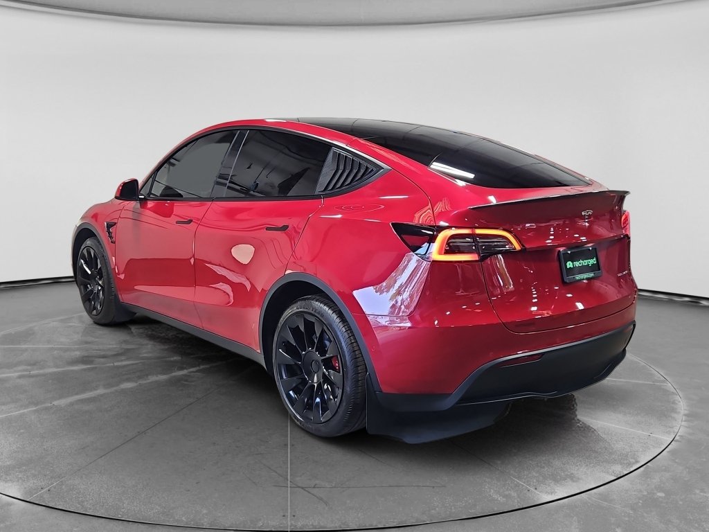 Used 2022 Tesla Model Y Long Range AWD/4WD image 2