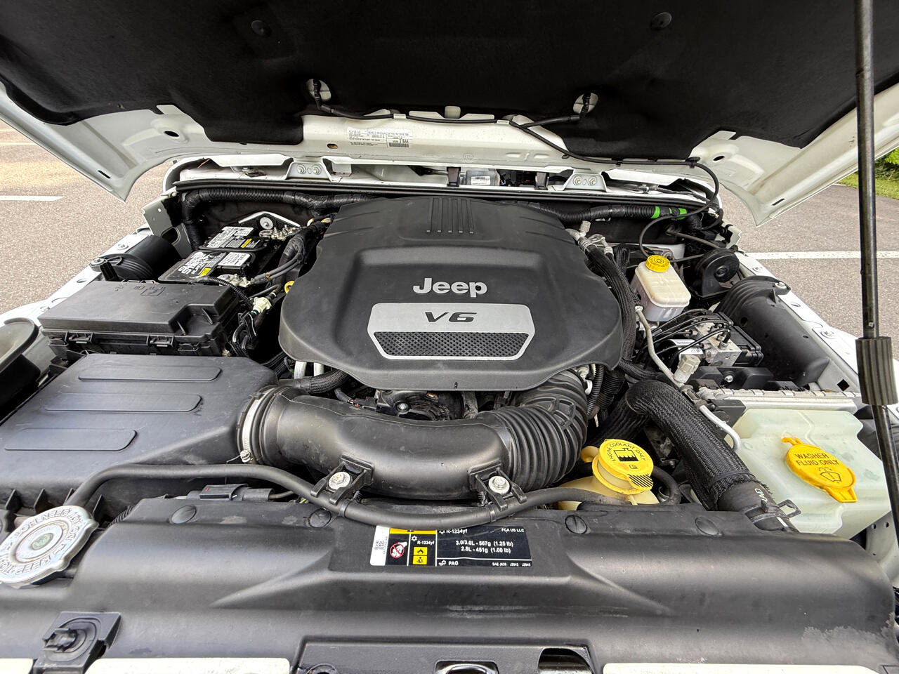 Used 2018 Jeep Wrangler Sahara w/ Connectivity Group image 27