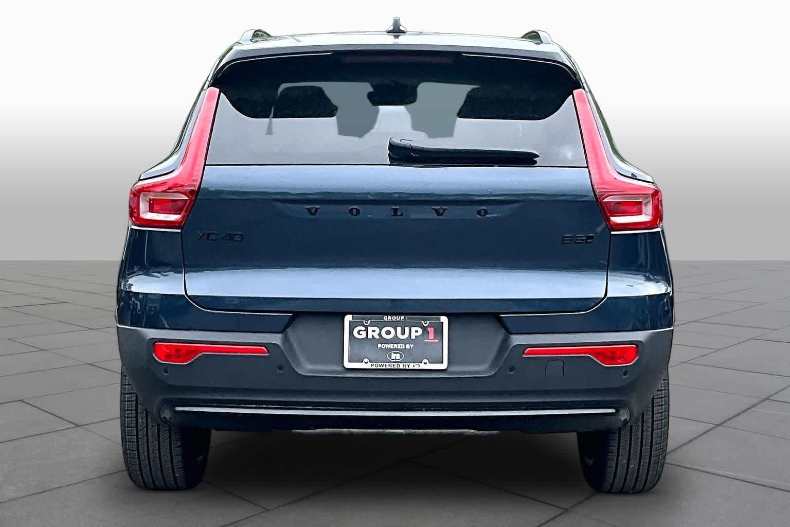 New 2026 Volvo XC40 B5 Ultra w/ Protection Package Premier AWD/4WD image 4