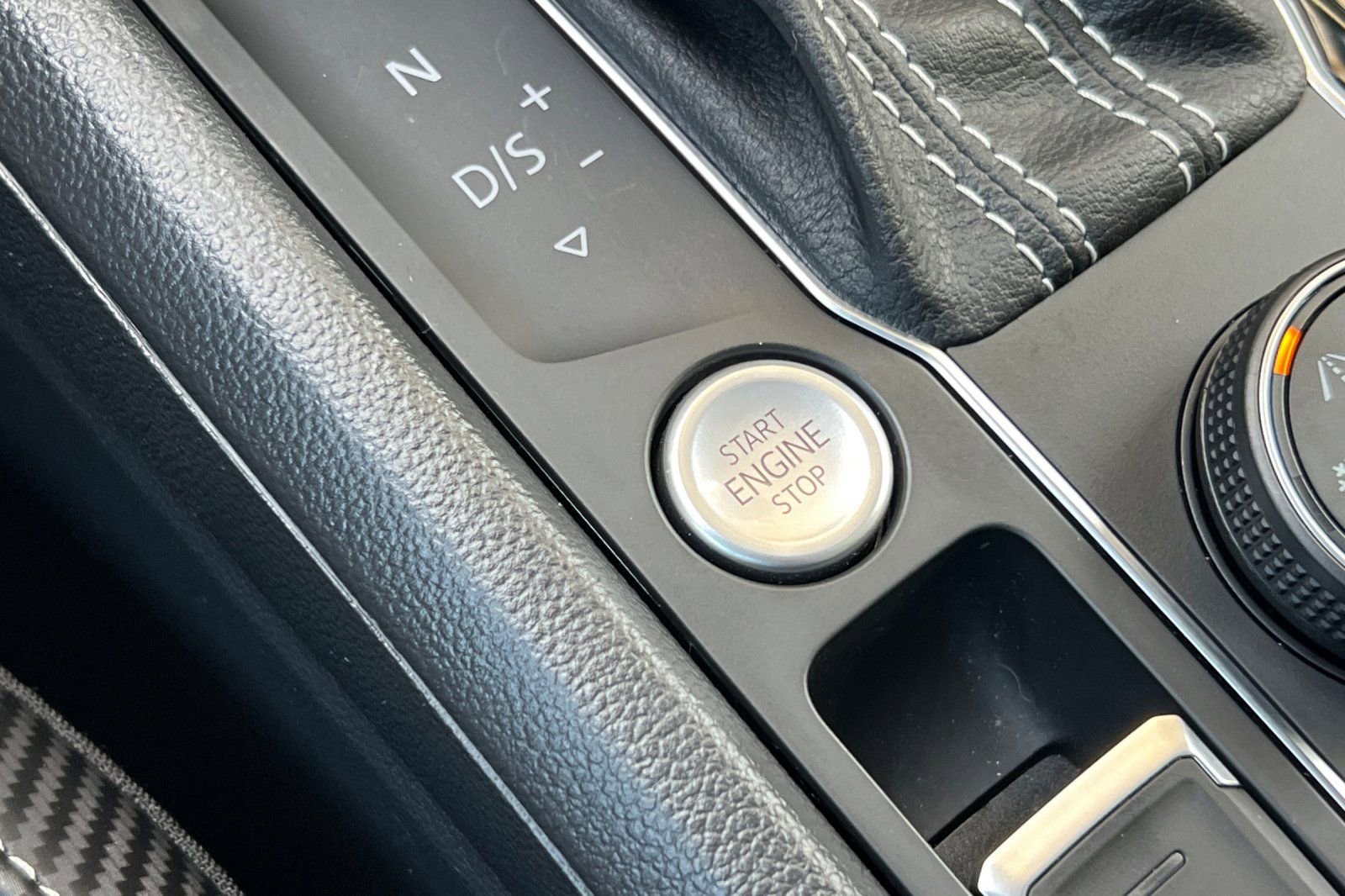 Used 2023 Volkswagen Atlas Cross Sport SEL image 22