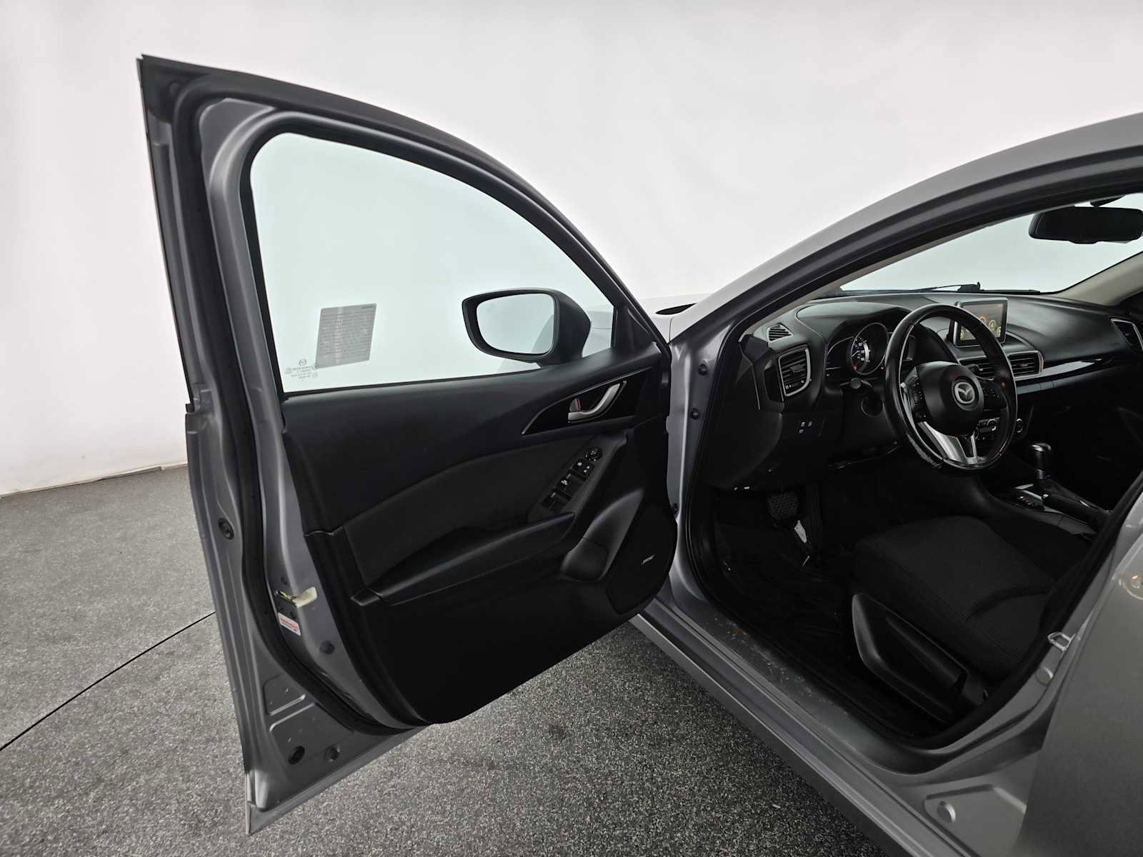 Used 2016 MAZDA MAZDA3 i Touring w/ Popular Equipment Package image 19