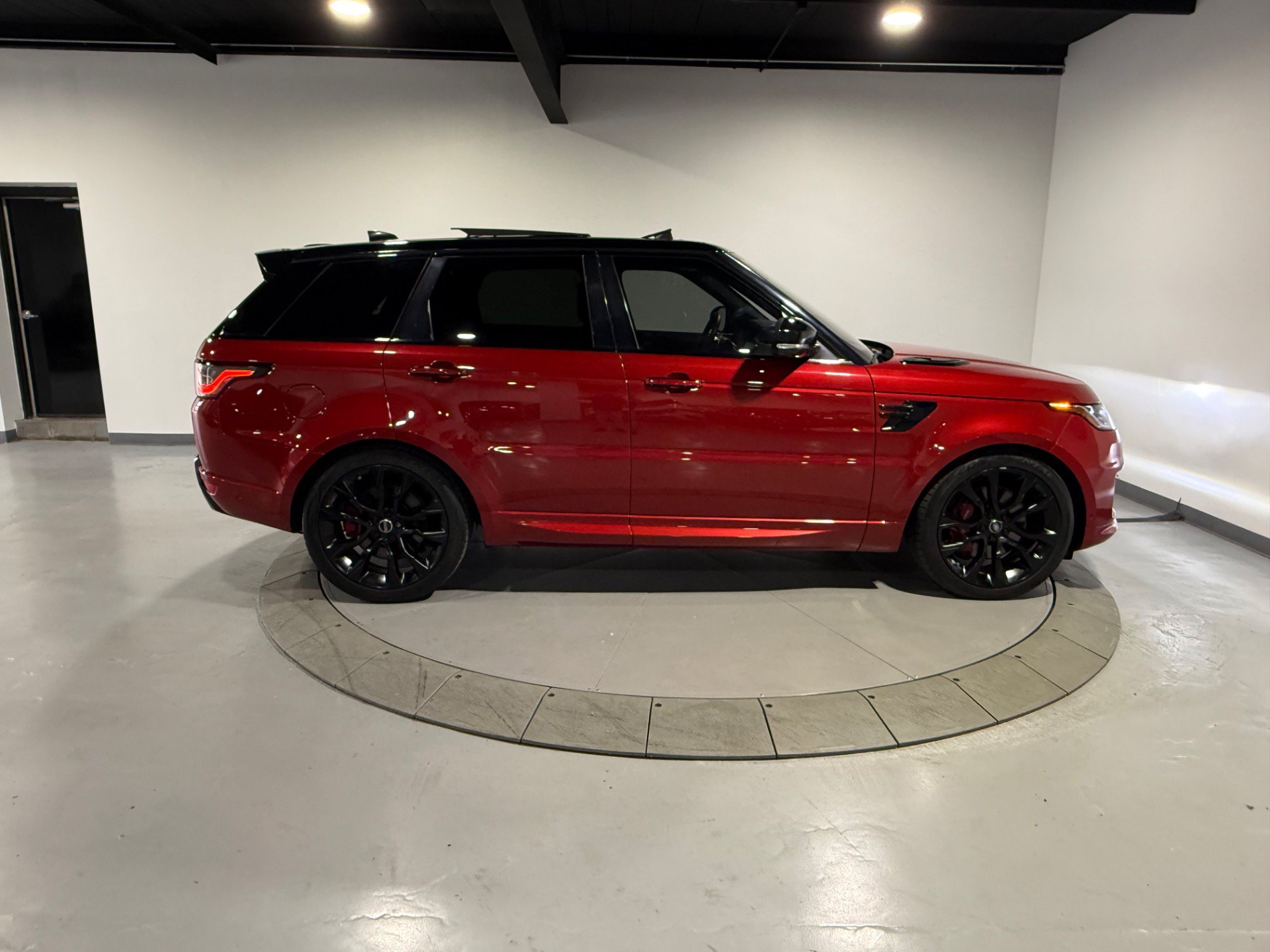 Used 2021 Land Rover Range Rover Sport HST AWD/4WD image 7
