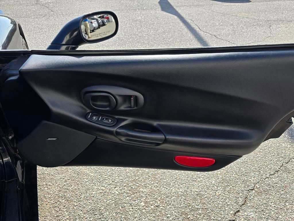 Used 2001 Chevrolet Corvette Convertible w/ Preferred Equipment Group2 image 11