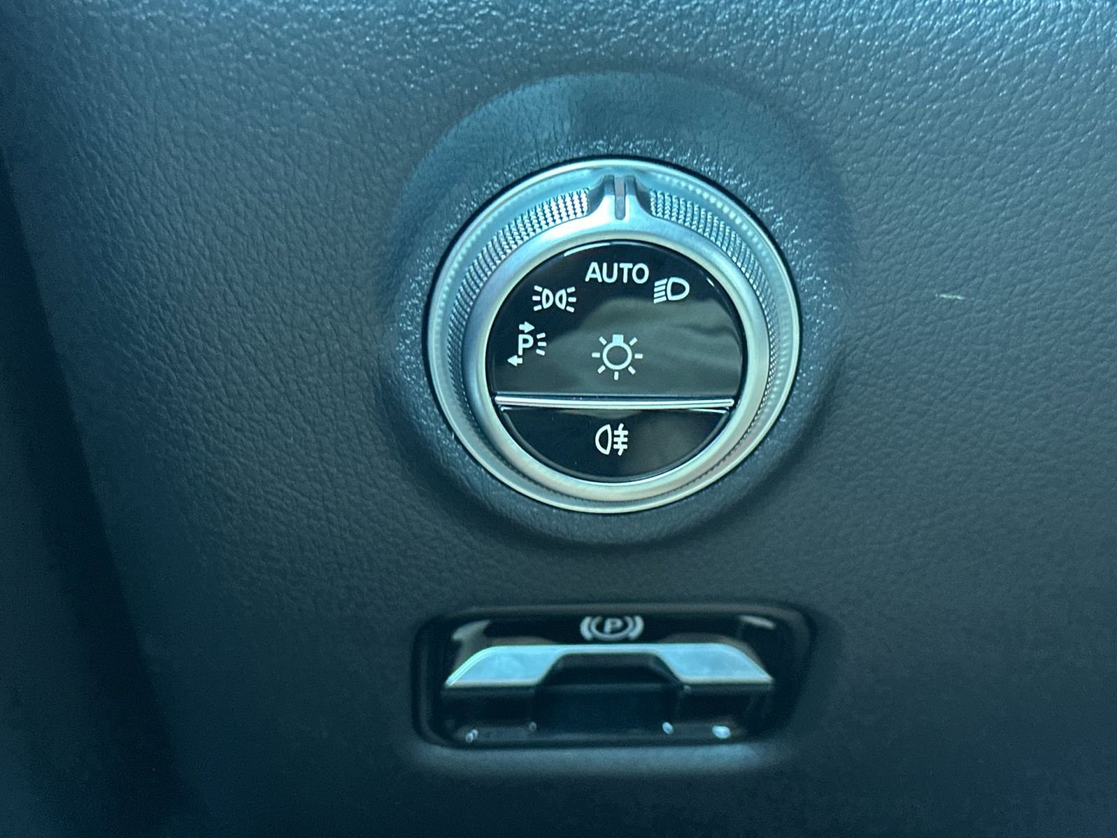 Certified 2025 Mercedes-Benz C 300 4MATIC Sedan image 30