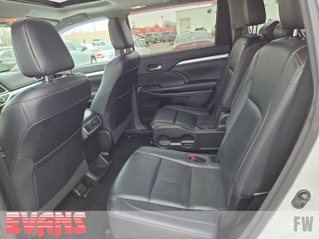 Used 2017 Toyota Highlander XLE image 25