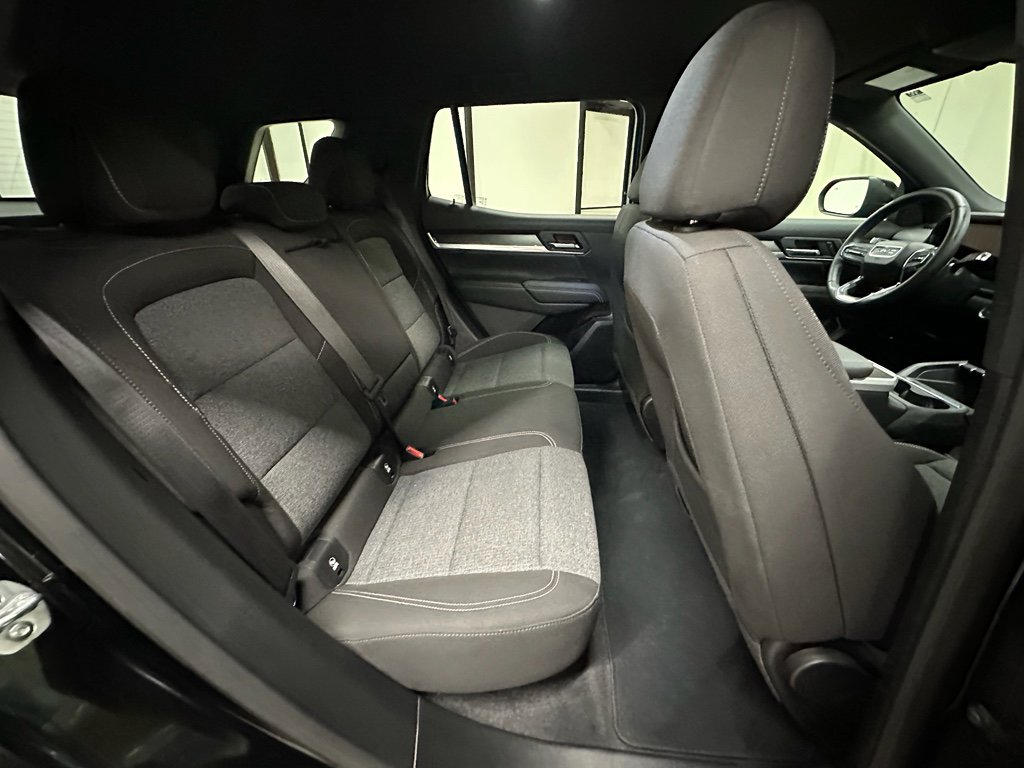 Used 2025 GMC Terrain Elevation image 21