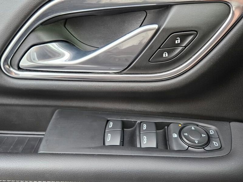 Used 2021 GMC Yukon SLE image 18