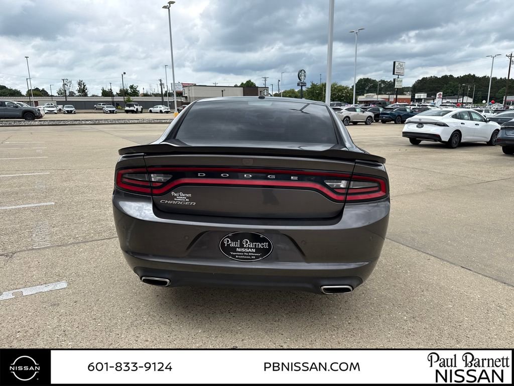 Used 2021 Dodge Charger SXT w/ Leather Interior Group RWD image 6