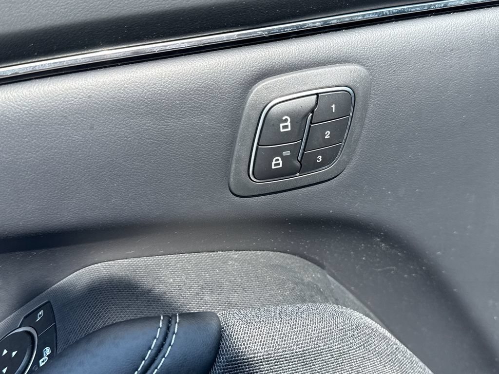Used 2025 Ford Mustang Mach-E Premium AWD/4WD image 30
