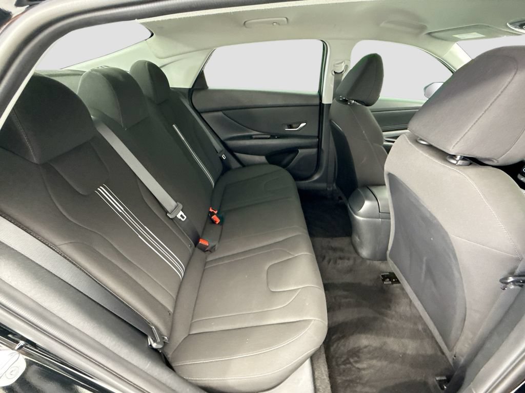 Used 2023 Hyundai Elantra SEL w/ Convenience Package FWD image 21