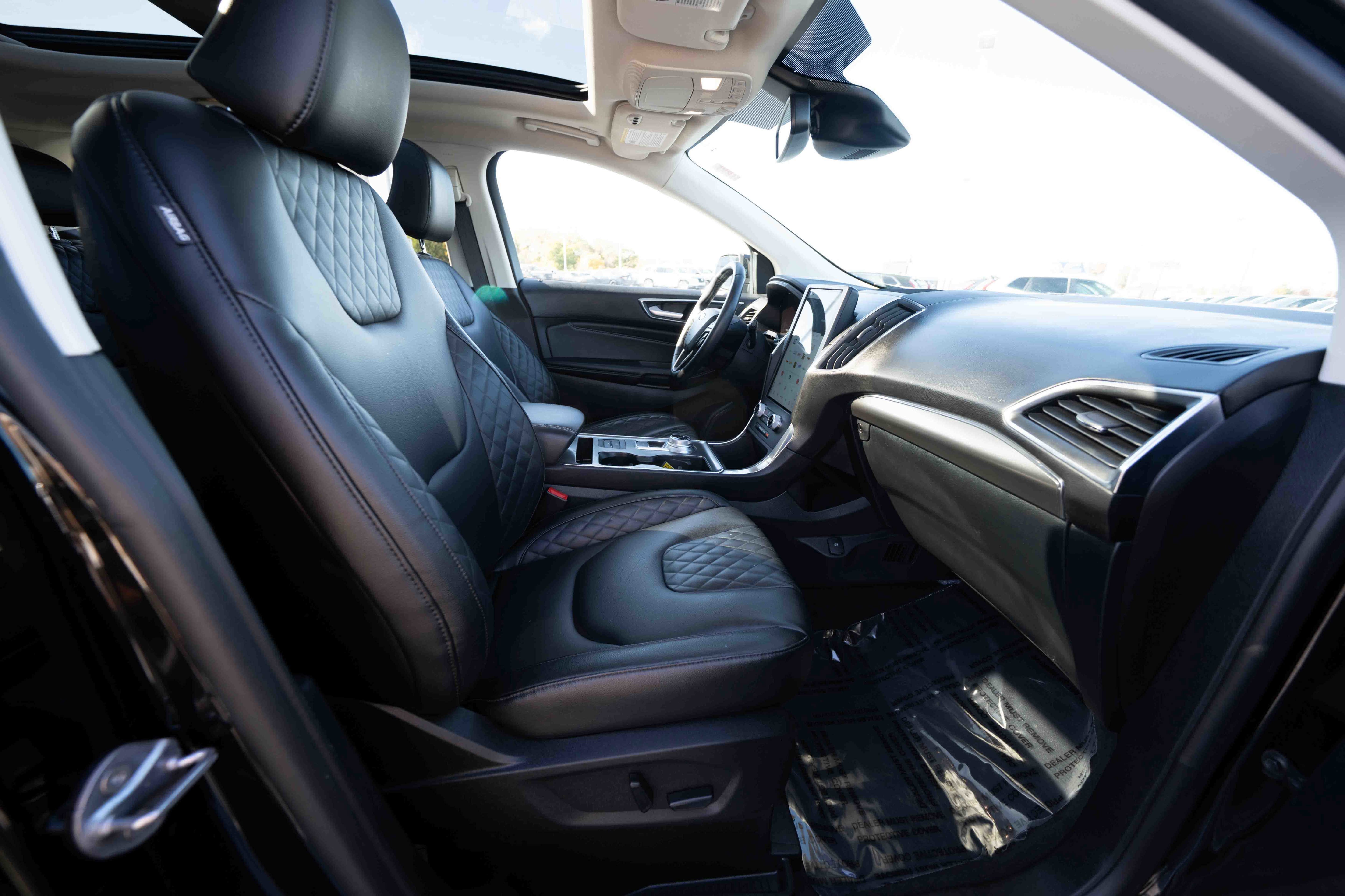 Used 2024 Ford Edge Titanium image 27