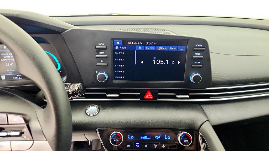 Used 2026 Hyundai Elantra Hybrid FWD image 17