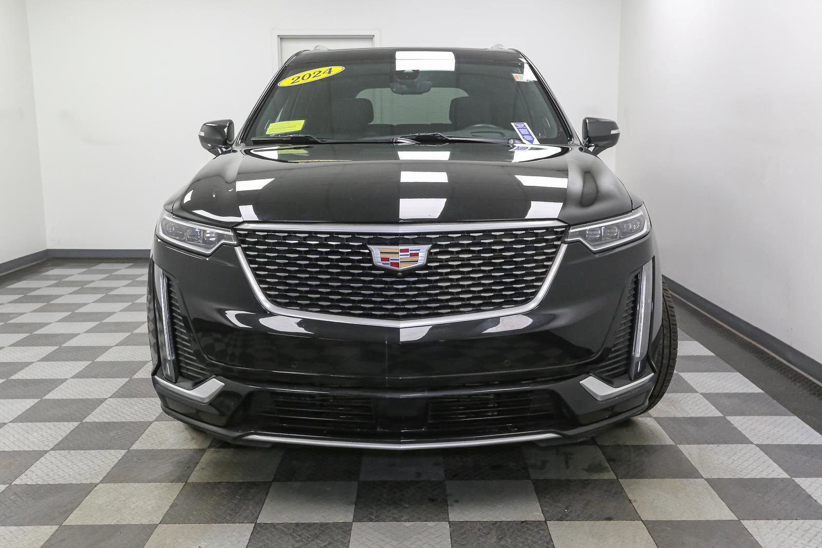 Used 2024 Cadillac XT6 Premium Luxury w/ Platinum Package image 3