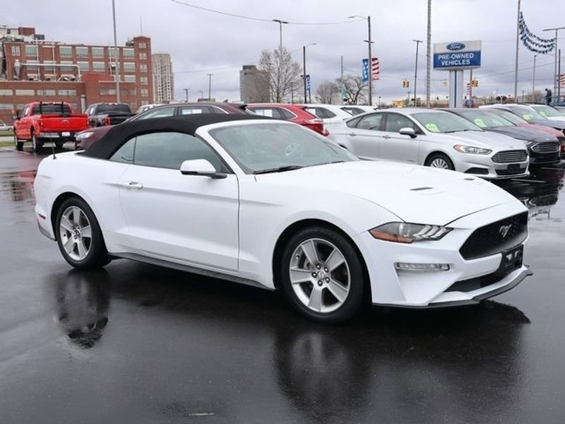 Used 2020 Ford Mustang Premium image 8