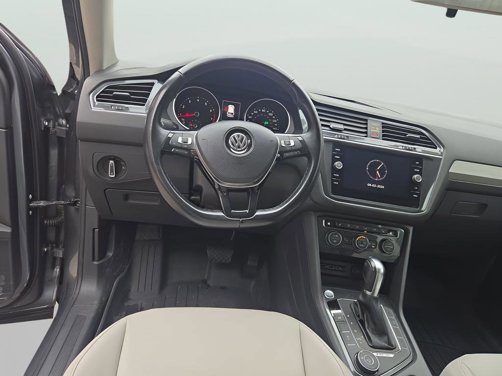 Used 2018 Volkswagen Tiguan SE w/ Panoramic Sunroof Package image 29