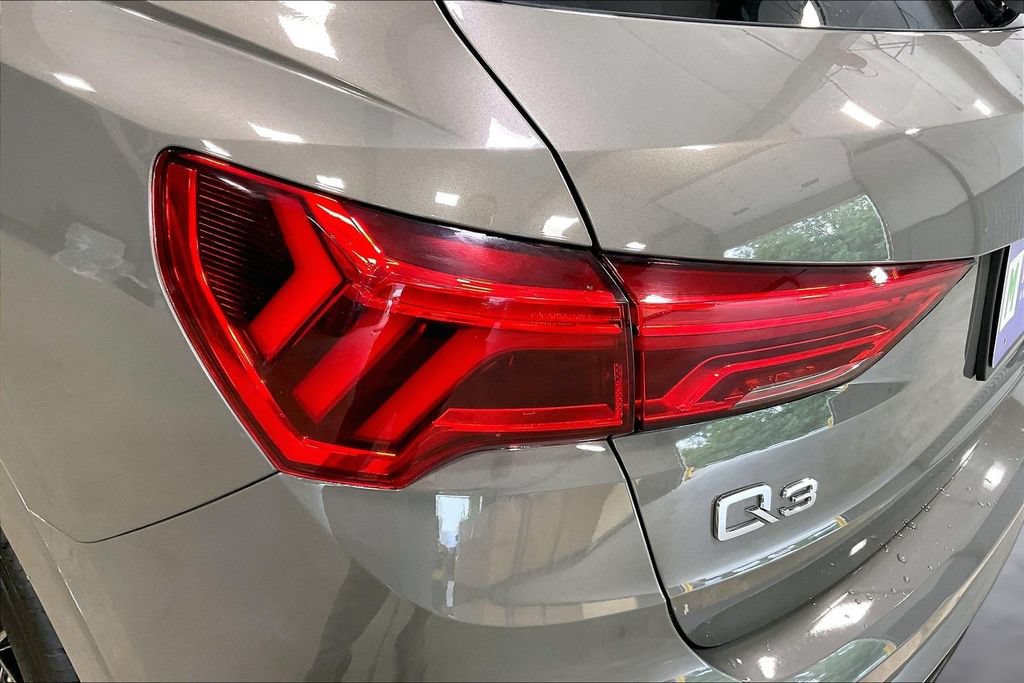 Used 2021 Audi Q3 2.0T Premium Plus AWD/4WD image 24