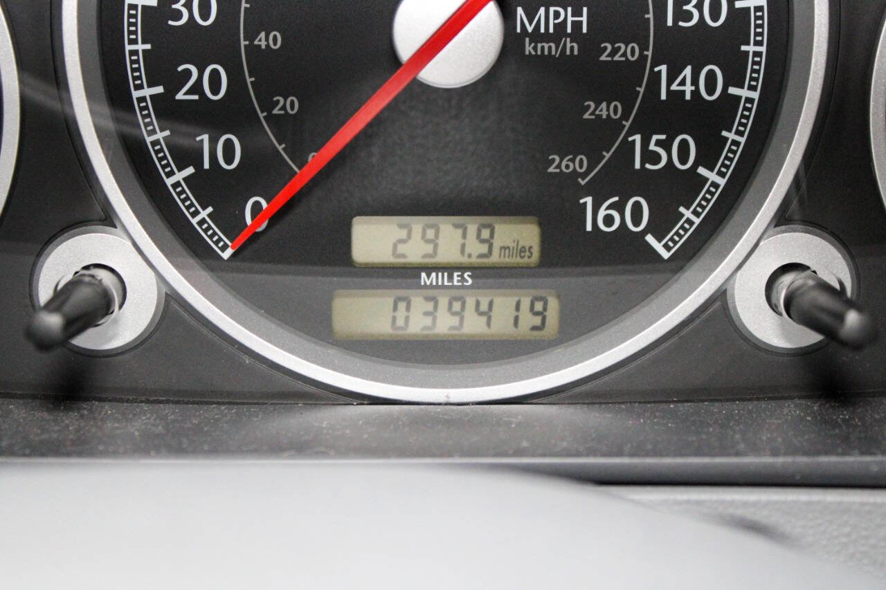 Used 2005 Chrysler Crossfire Limited image 11