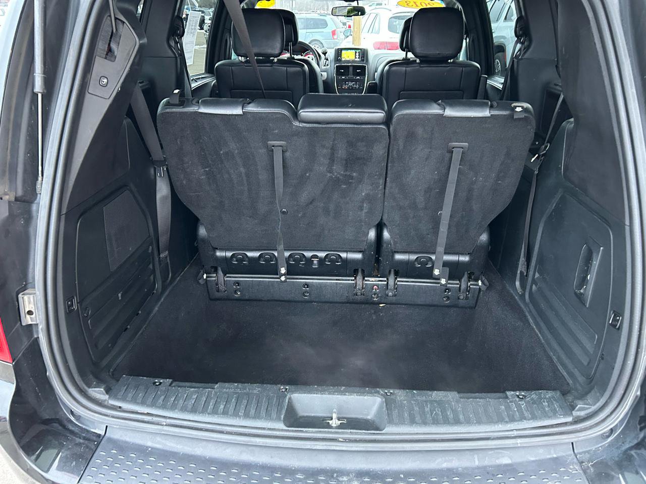 Used 2013 Dodge Grand Caravan R/T w/ Driver Convenience Group FWD image 16