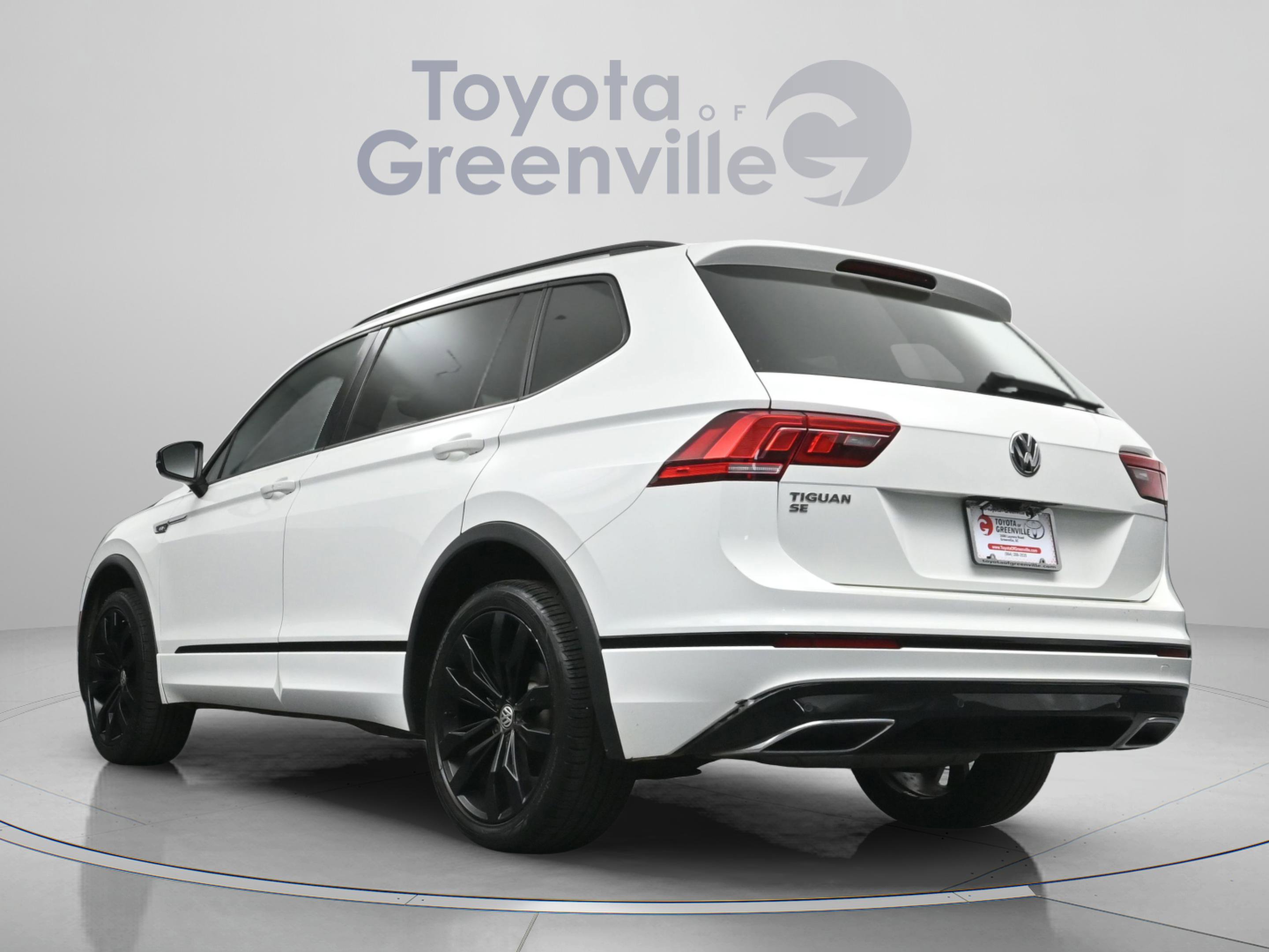 Used 2021 Volkswagen Tiguan SE R-Line FWD image 9