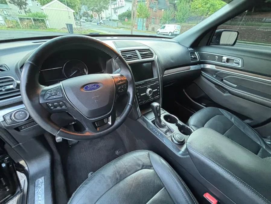 Used 2017 Ford Explorer Limited image 17