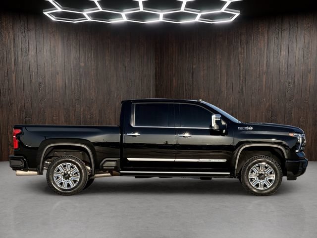 Used 2024 Chevrolet Silverado 2500 High Country w/ High Country Premium Package AWD/4WD image 8