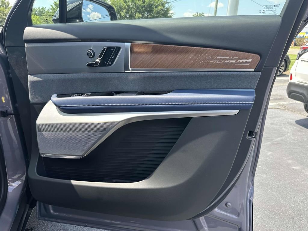 New 2026 Cadillac Vistiq Premium Luxury image 8