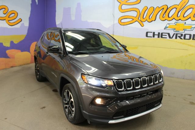 Used 2023 Jeep Compass Limited AWD/4WD image 2