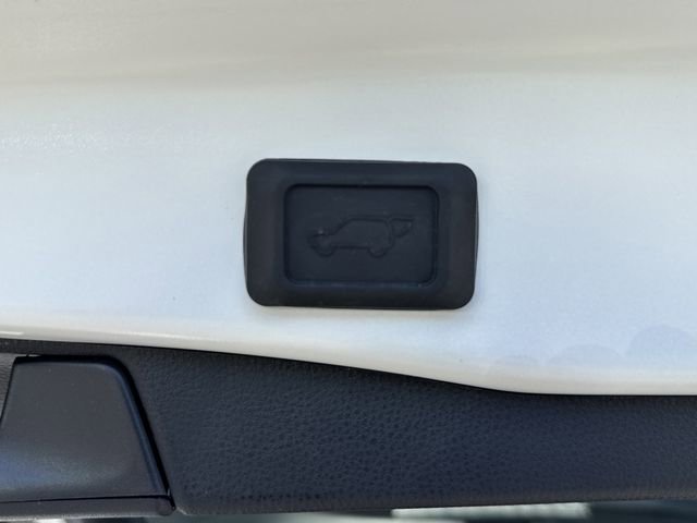 Used 2025 Toyota RAV4 XLE w/ Convenience Package FWD image 19