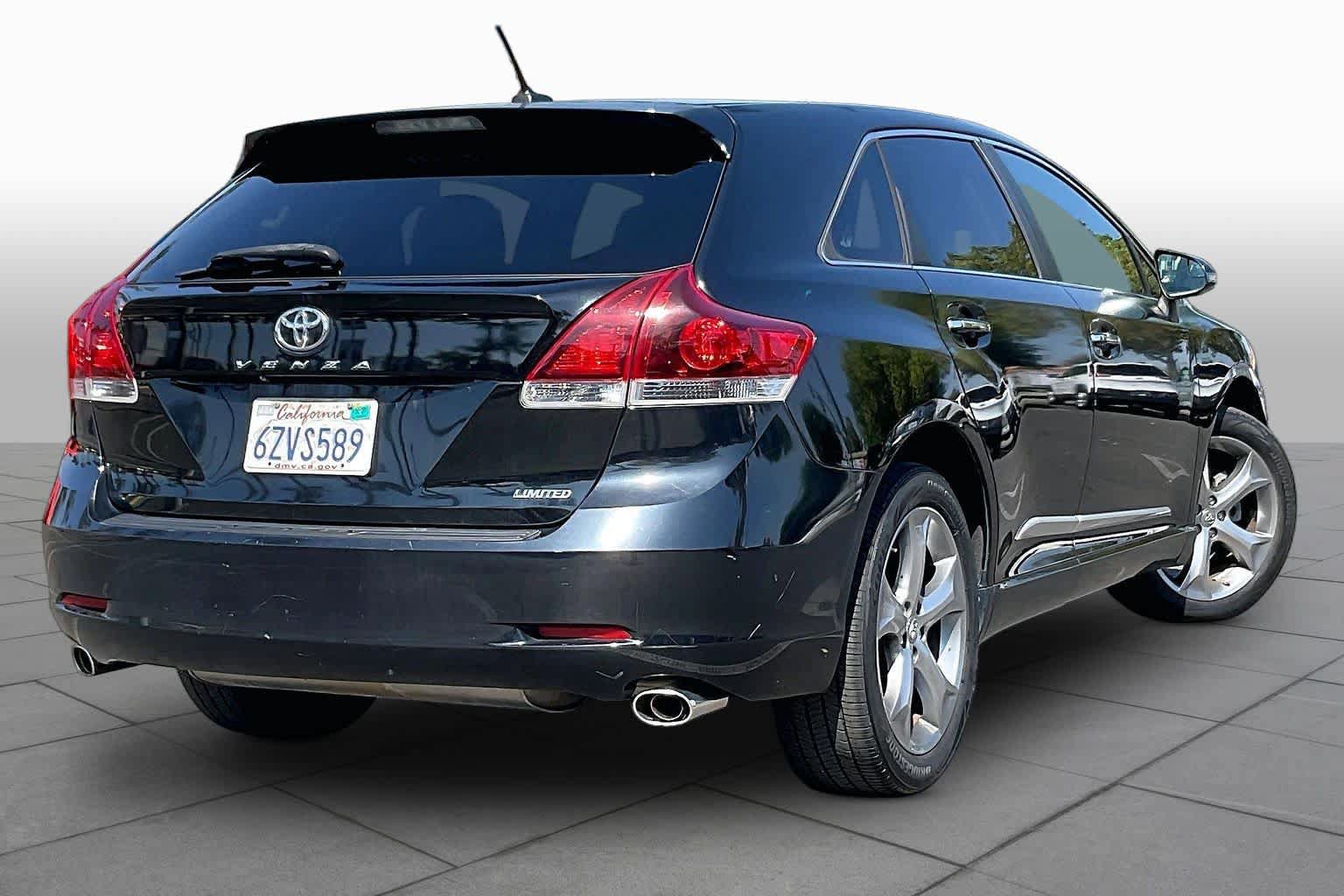 Used 2013 Toyota Venza Limited w/ Tow Prep Pkg FWD image 12