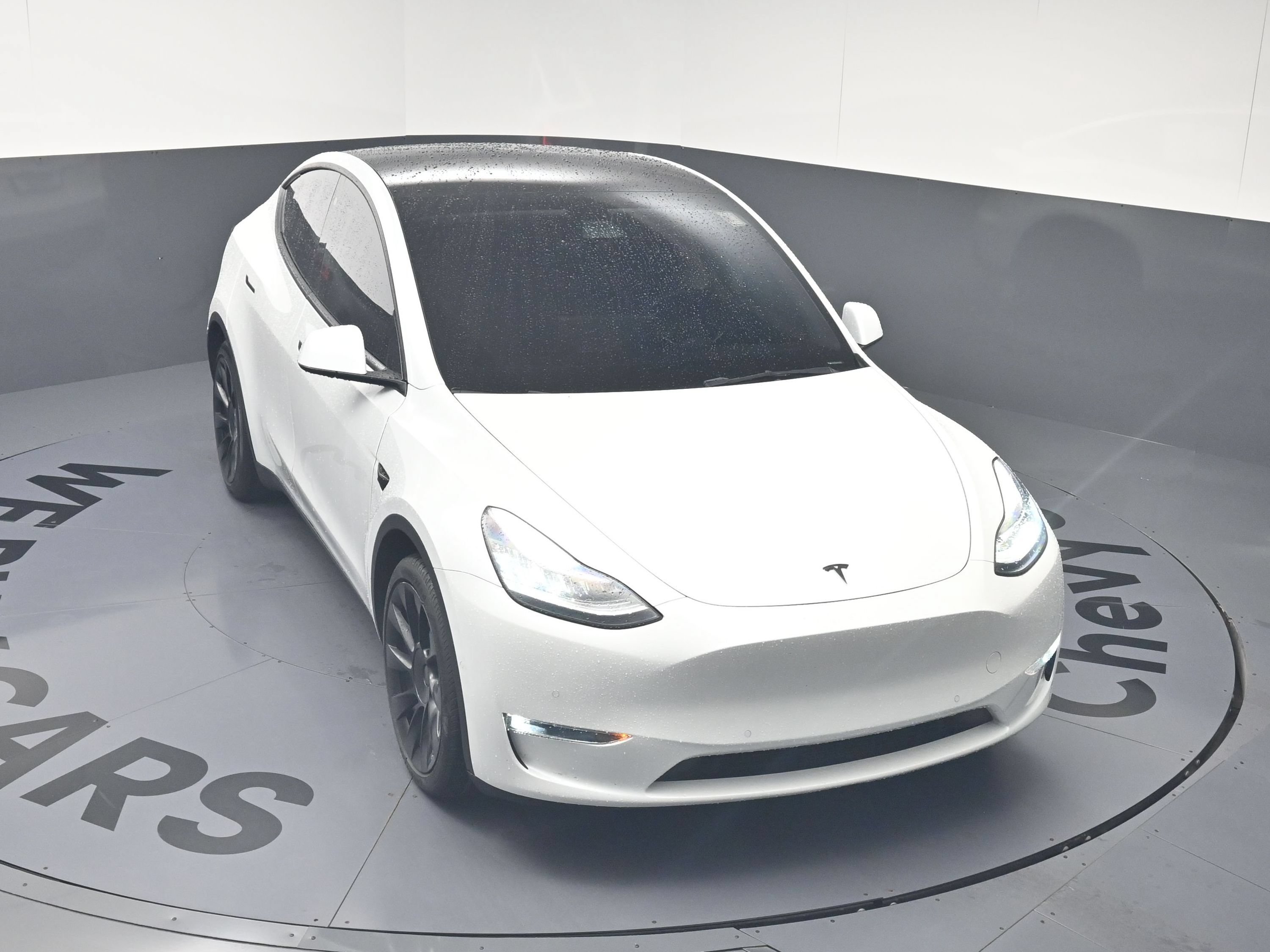 Used 2021 Tesla Model Y Long Range AWD/4WD image 32