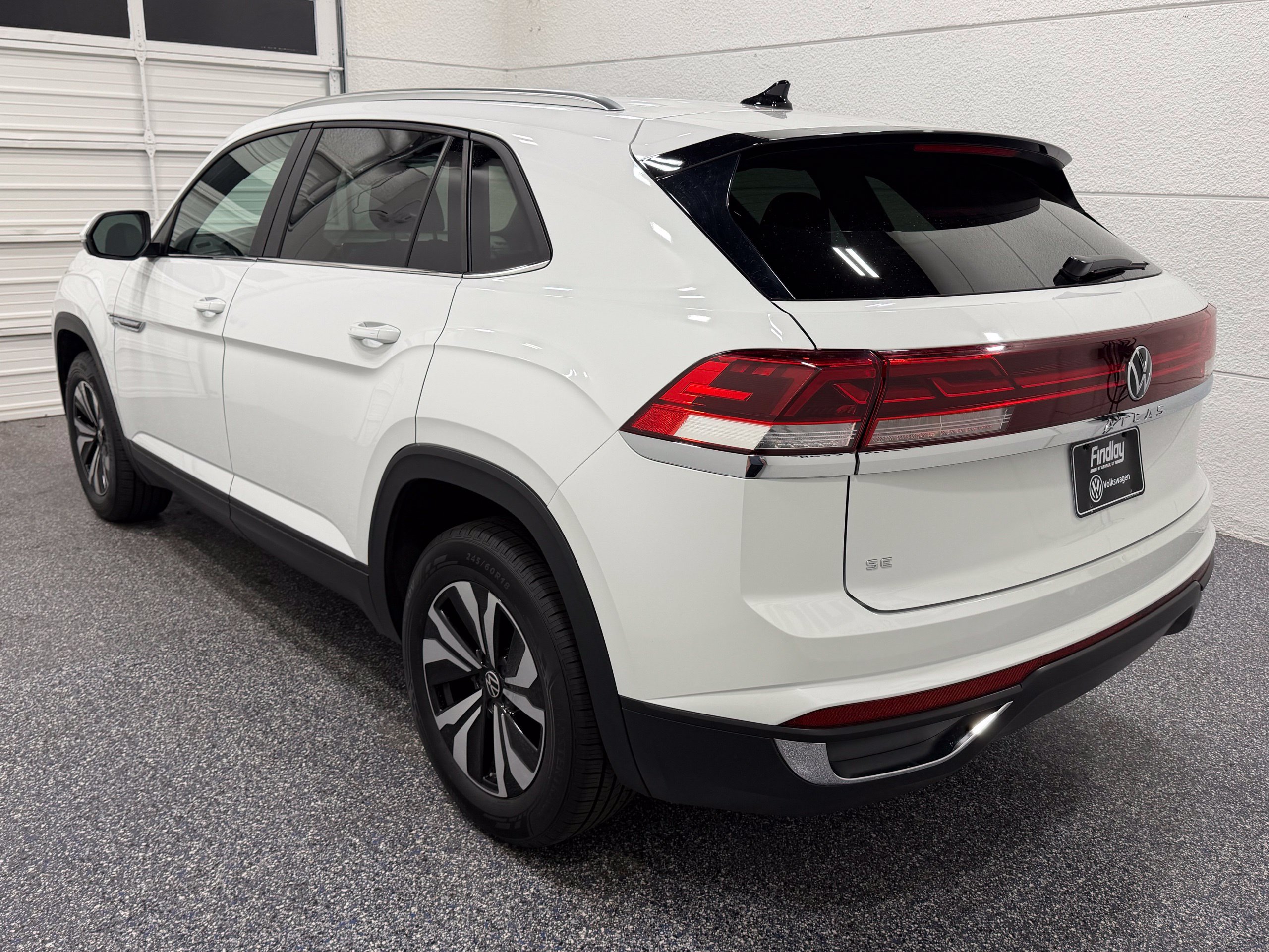 Certified 2024 Volkswagen Atlas Cross Sport SE FWD image 4