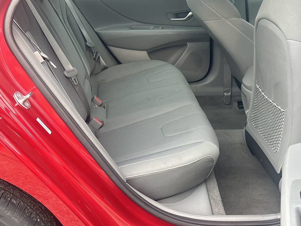 Used 2025 Hyundai Elantra SEL FWD image 15