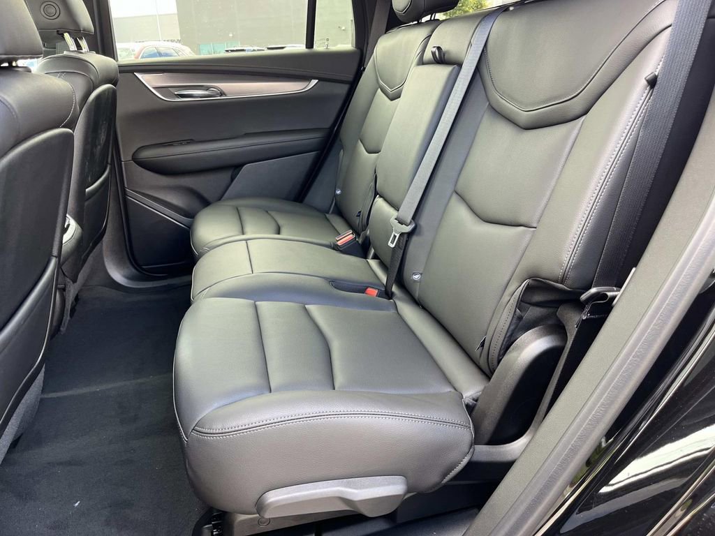 New 2025 Cadillac XT6 Luxury image 19