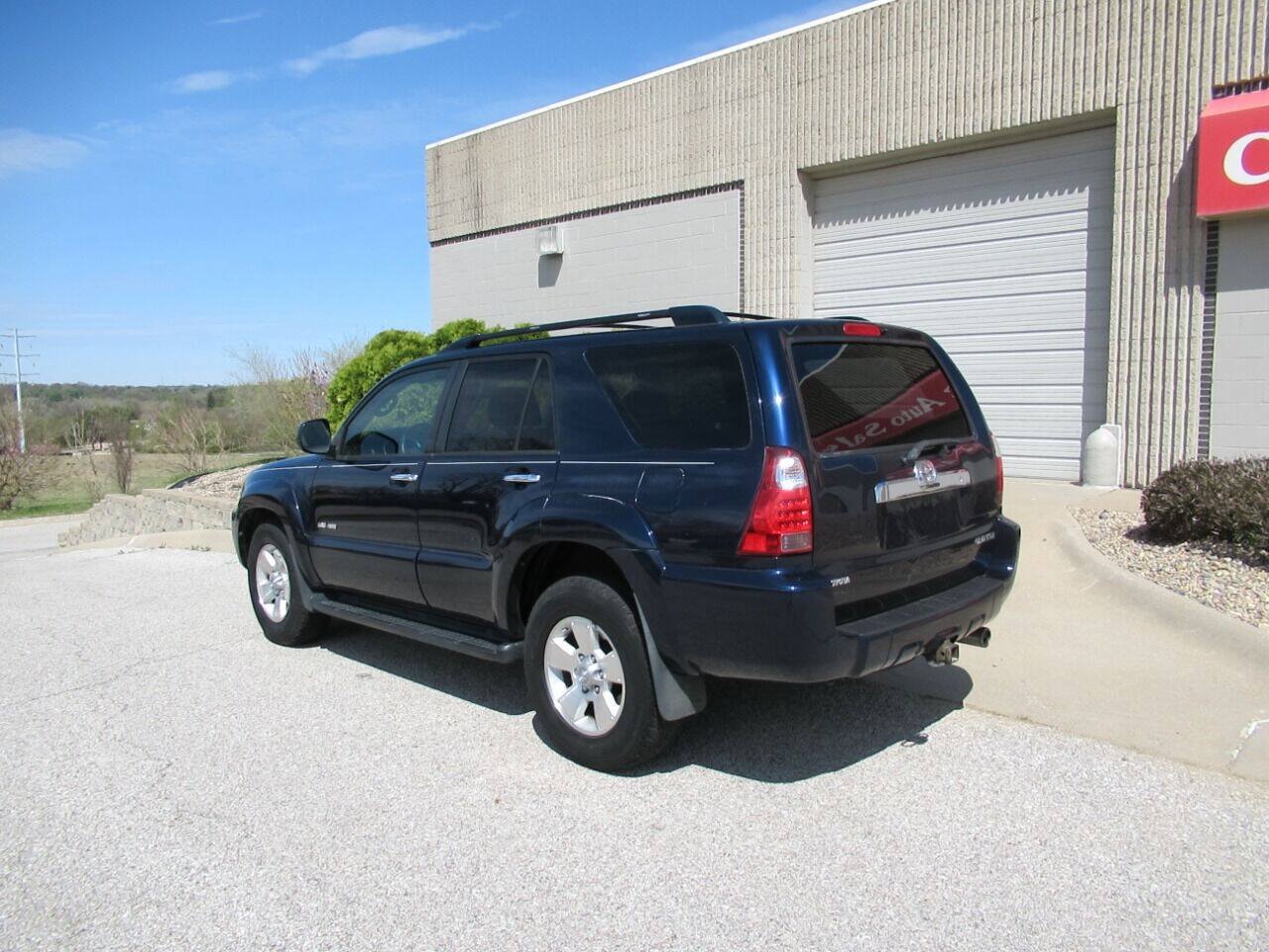 Used 2006 Toyota 4Runner SR5 AWD/4WD image 12