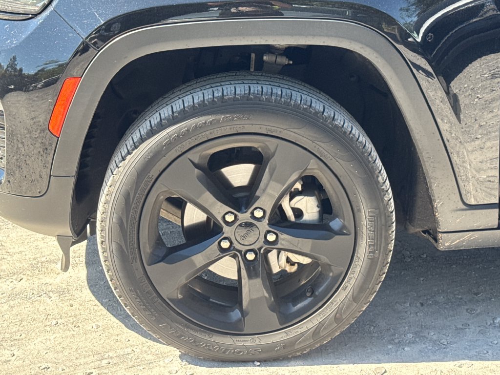 Used 2023 Jeep Grand Cherokee Limited w/ Black Appearance Package RWD image 25