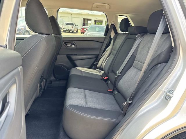 Used 2025 Nissan Rogue SV AWD/4WD image 19