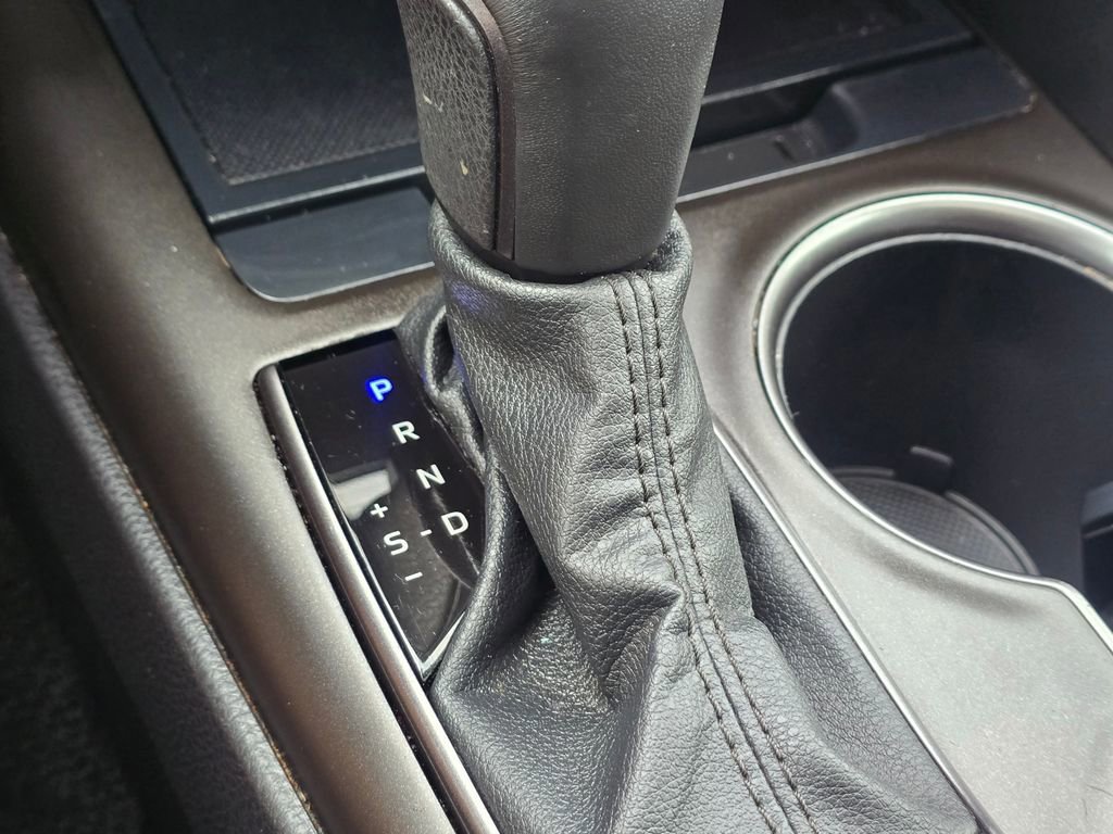 Used 2023 Toyota Camry SE w/ Cold Weather Package AWD/4WD image 25