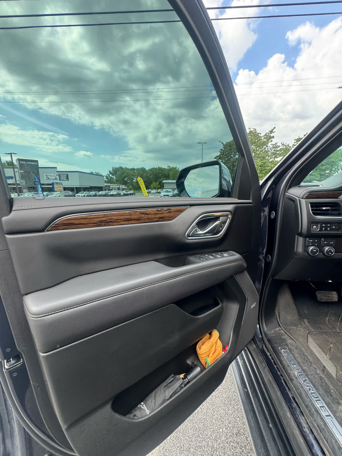 Used 2024 Chevrolet Tahoe Premier AWD/4WD image 6