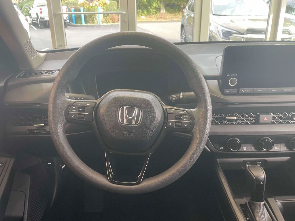Used 2025 Honda Accord SE image 11