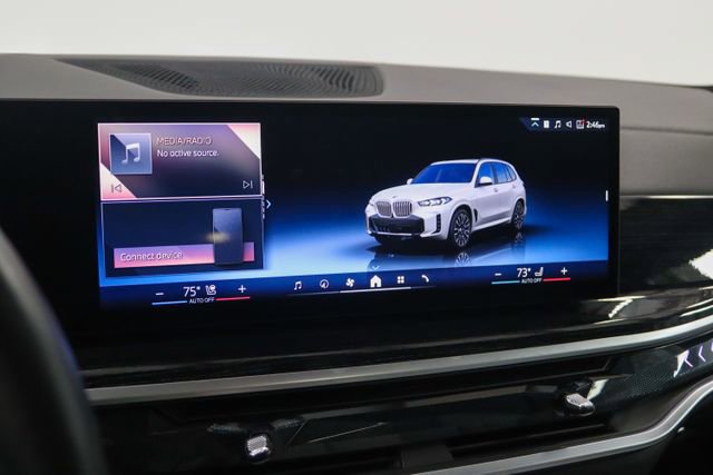 Used 2025 BMW X5 xDrive50e w/ M Sport Package image 23