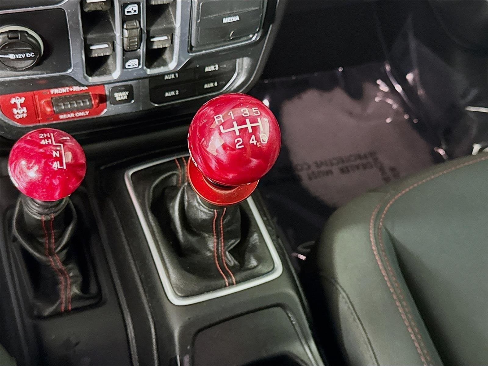 Used 2018 Jeep Wrangler Unlimited Rubicon AWD/4WD image 19